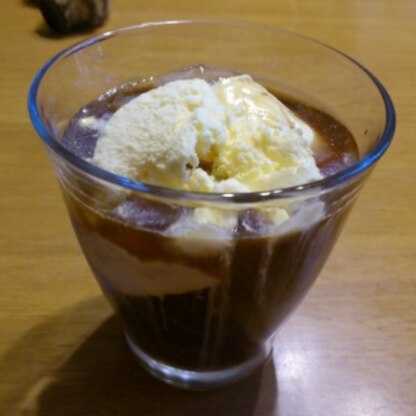 ブラックコーヒーにシンプルバニラ（＾－＾）寒くてもやっぱ美味しい！！